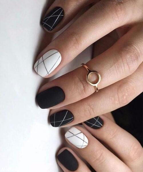09-black-nail-polish